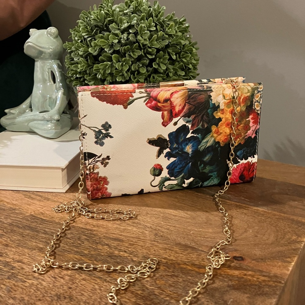 Floral Gold accent Clutch Crossbody purse NWOT